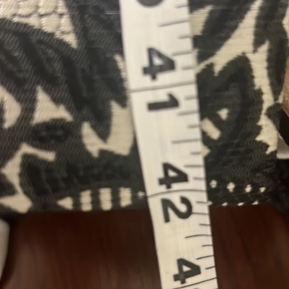 J.Mendel Paris,Stunning,LOW-V CUT, Textured Light Brocade,Low-Front Lip,Size 10 - Picture 15 of 15